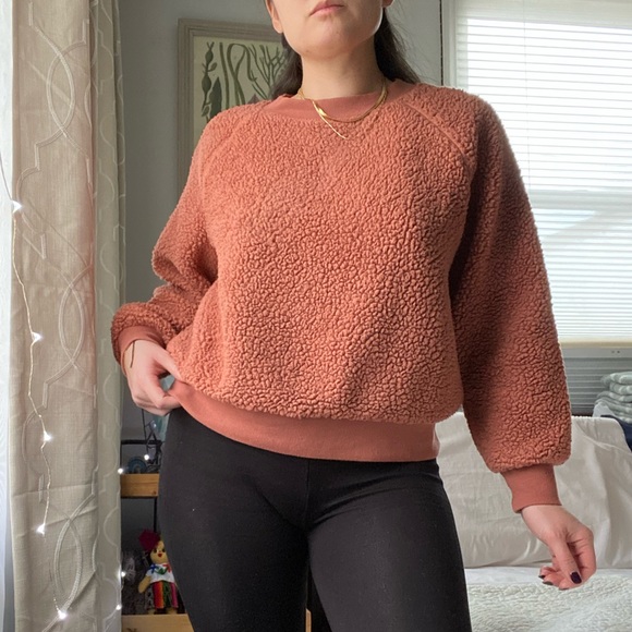 Old Navy Sweaters - Old Navy Sherpa Crewneck Pullover